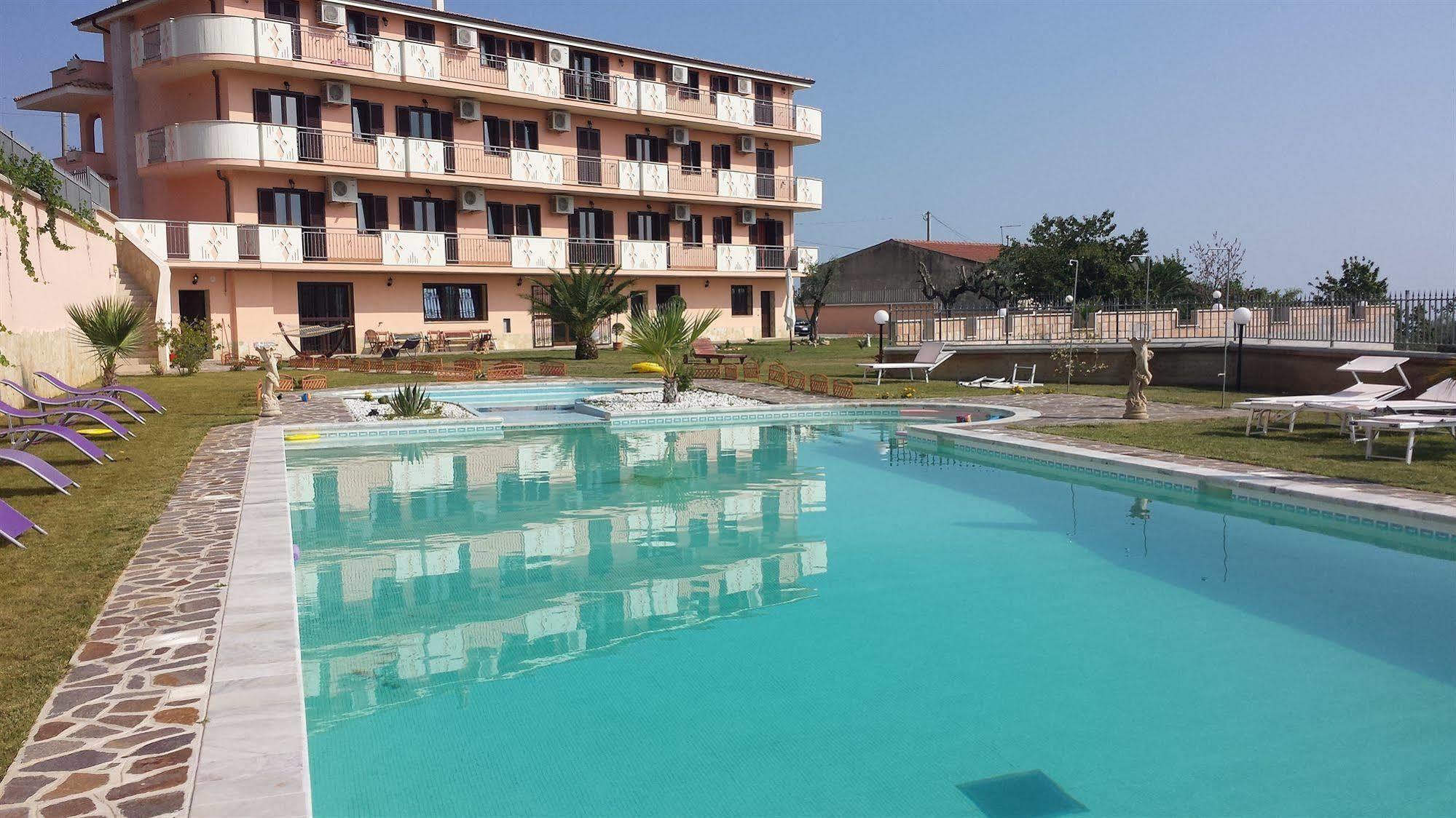 Chimento Resort Corigliano Calabro Bagian luar foto